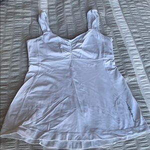 White lululemon tank top